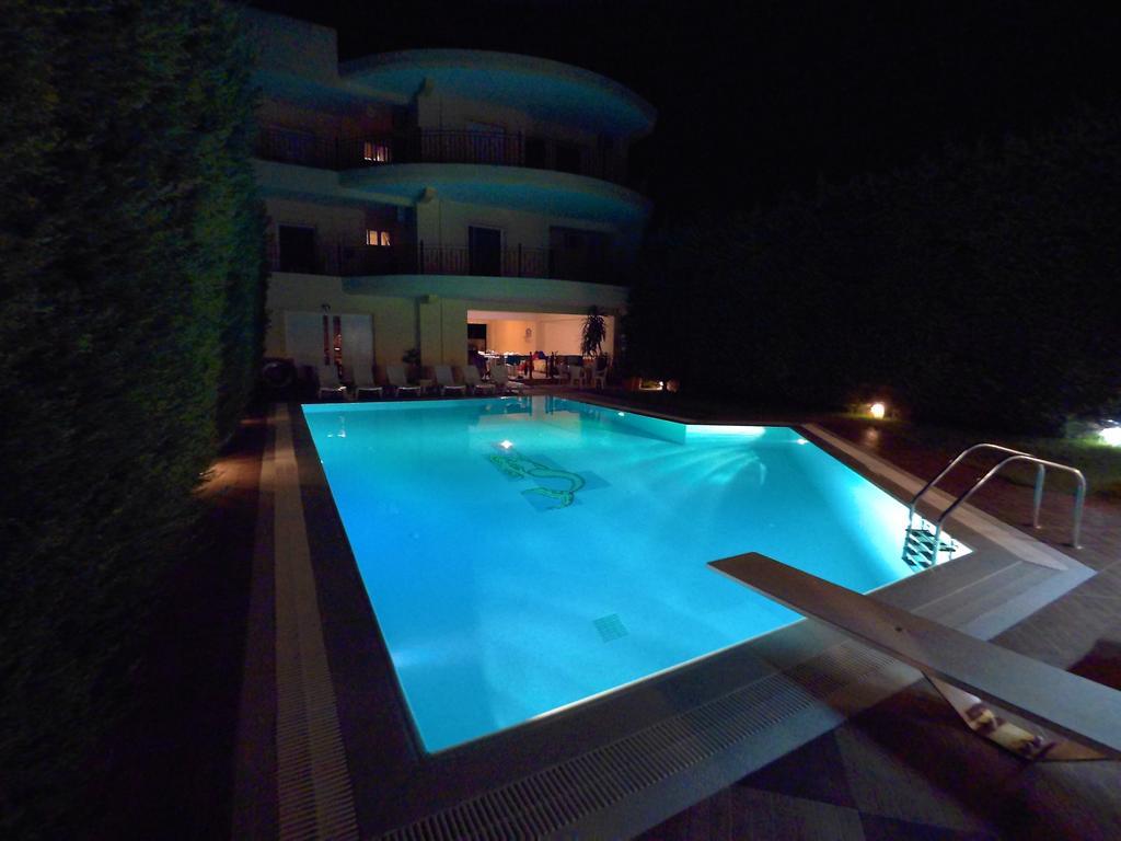 Agios Konstantinos  Diamond Apartments מראה חיצוני תמונה
